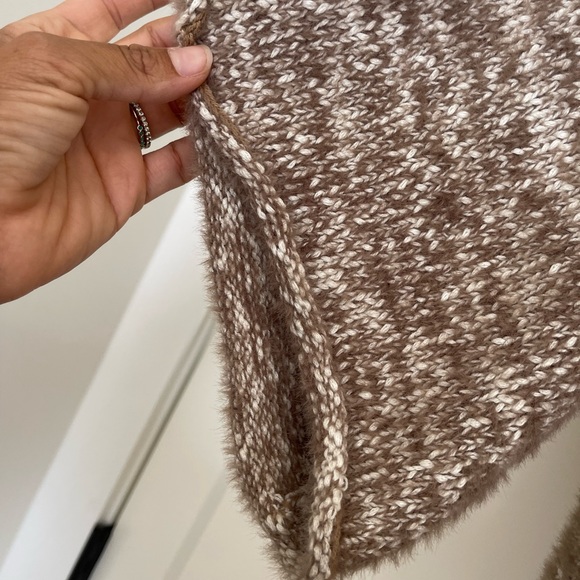 Luxuriously soft camel and cream athro sweater. Worn only twice! - Picture 4 of 5